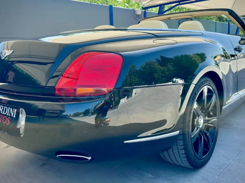 Bentley Continental GTC 6.0 W12 de 2007, foto 11 de 16