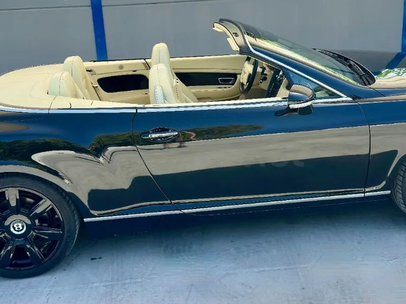 Bentley Continental GTC 6.0 W12 de 2007, foto 14 de 16