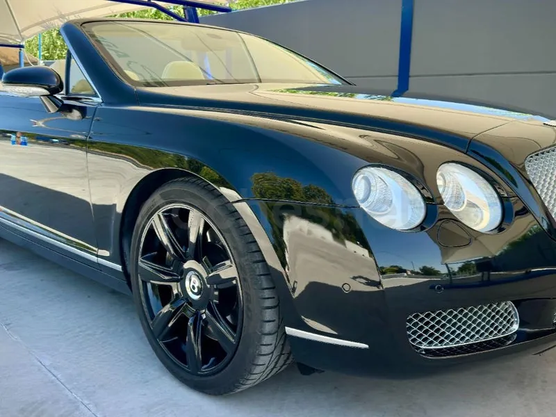 Bentley Continental GTC 6.0 W12 de 2007, foto 15 de 16