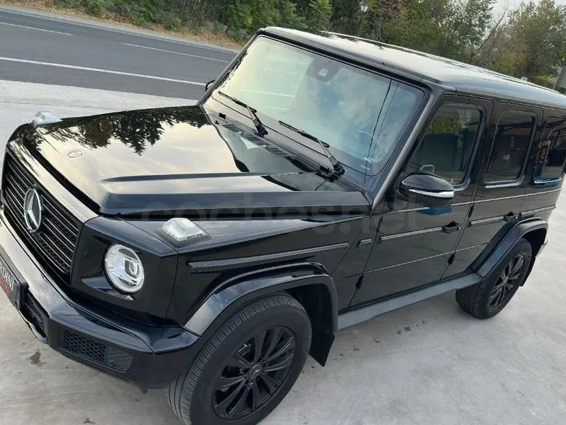 Mercedes-Benz G 400 d de 2022, foto 3 de 16