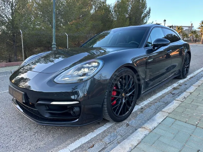 Porsche Panamera 4S E-Hybrid Sport Turismo de 2021, foto 3 de 16