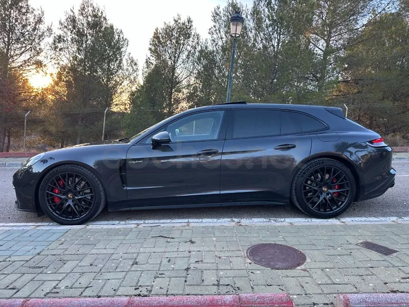 Porsche Panamera 4S E-Hybrid Sport Turismo de 2021, foto 5 de 16