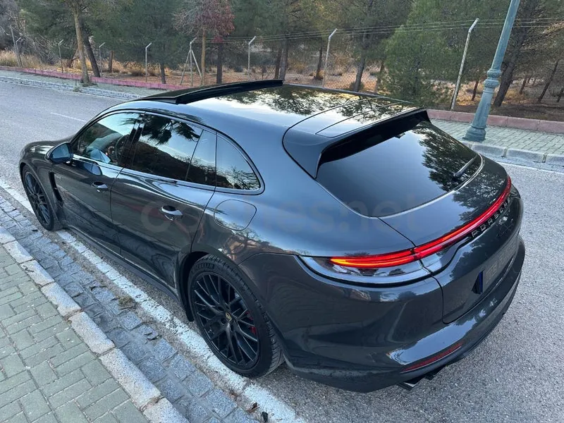 Porsche Panamera 4S E-Hybrid Sport Turismo de 2021, foto 7 de 16