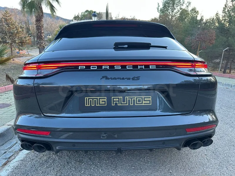 Porsche Panamera 4S E-Hybrid Sport Turismo de 2021, foto 8 de 16