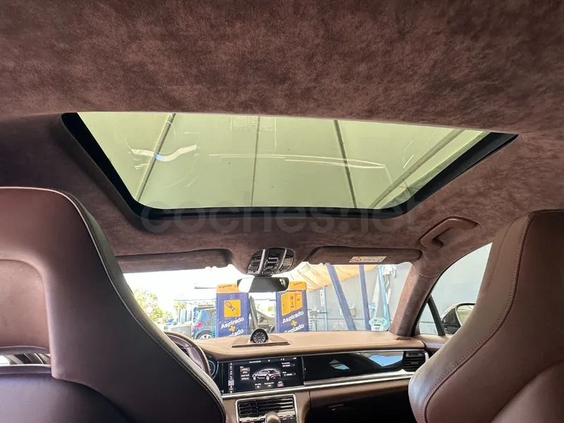 Porsche Panamera Turbo Sport Turismo de 2018, foto 14 de 16
