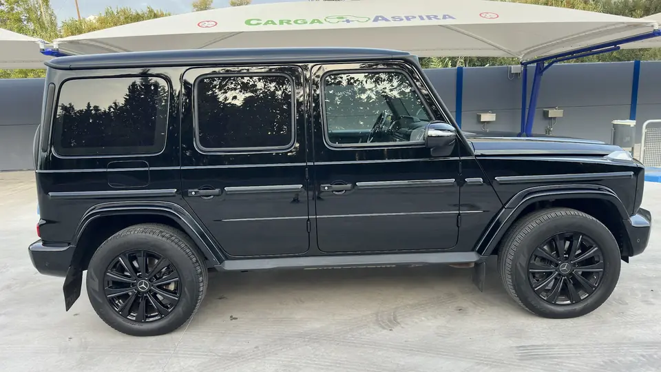 Mercedes-Benz Clase G negro